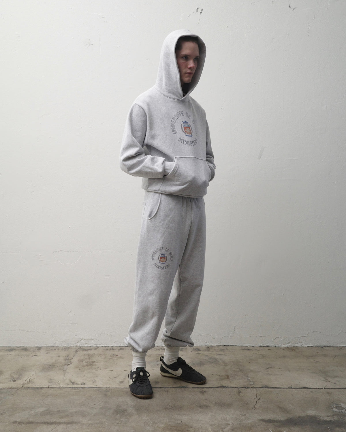 UNIVERSITY HOODIE